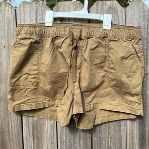 Women’s sz 16 Northface twill short,